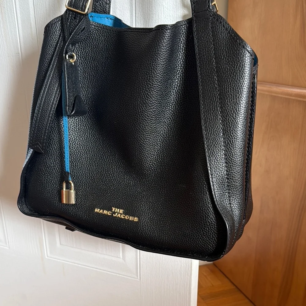 Marc Jacobs Black Leather Tote with Textured Finish - Picture 4 of 10
